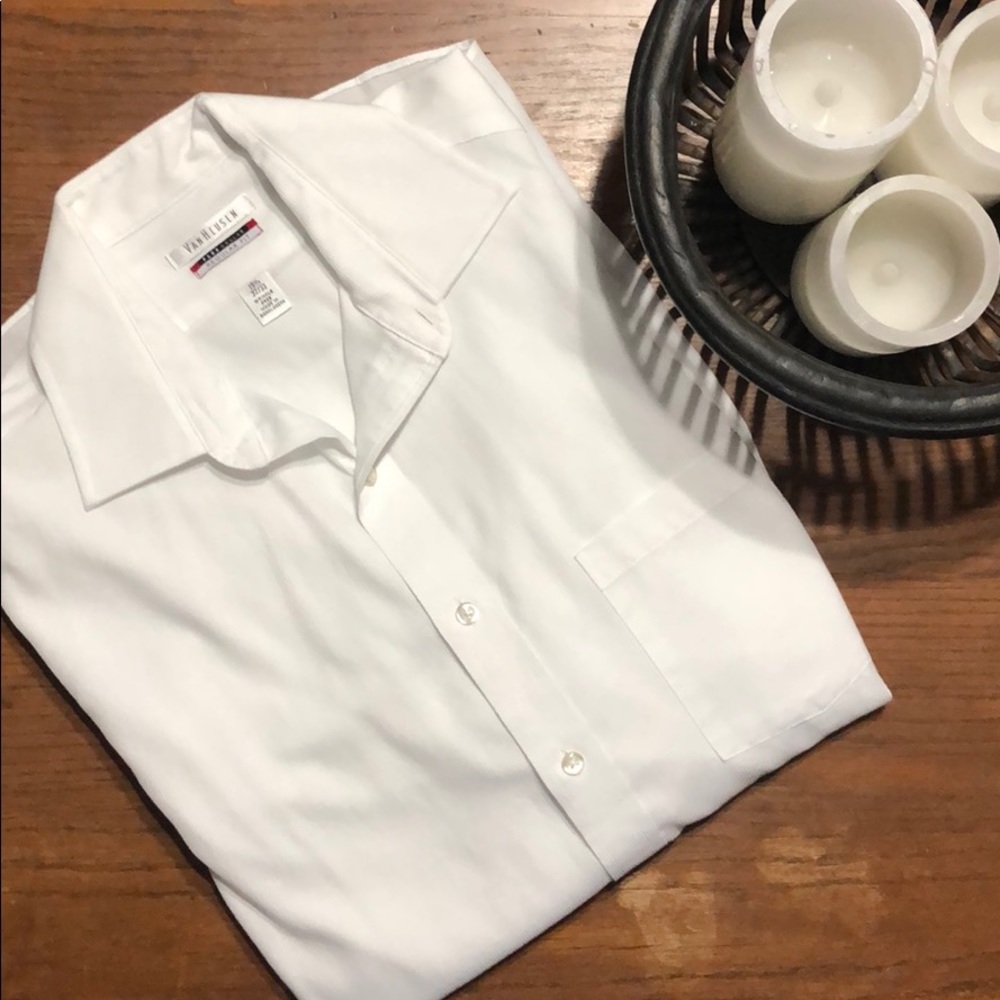 3/$20- EUC men’s Van Heusen white dress shirt